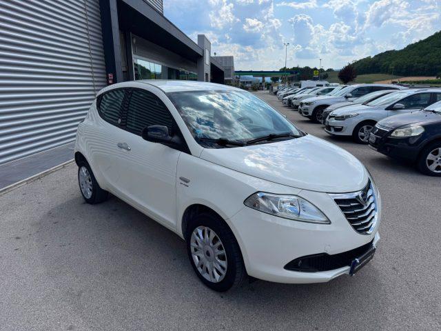 LANCIA Ypsilon 0.9 TwinAir 85 CV 5 porte Metano Ecochic Silver