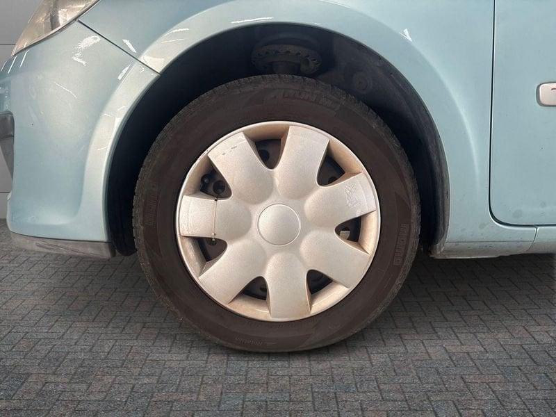 Renault Clio III 5p 1.2 16v Rip Curl