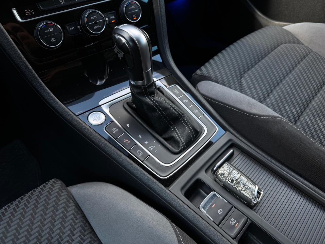 Volkswagen Golf R-Line 1.4 TSI 125CV DSG 5p – 2018 Neopatentati