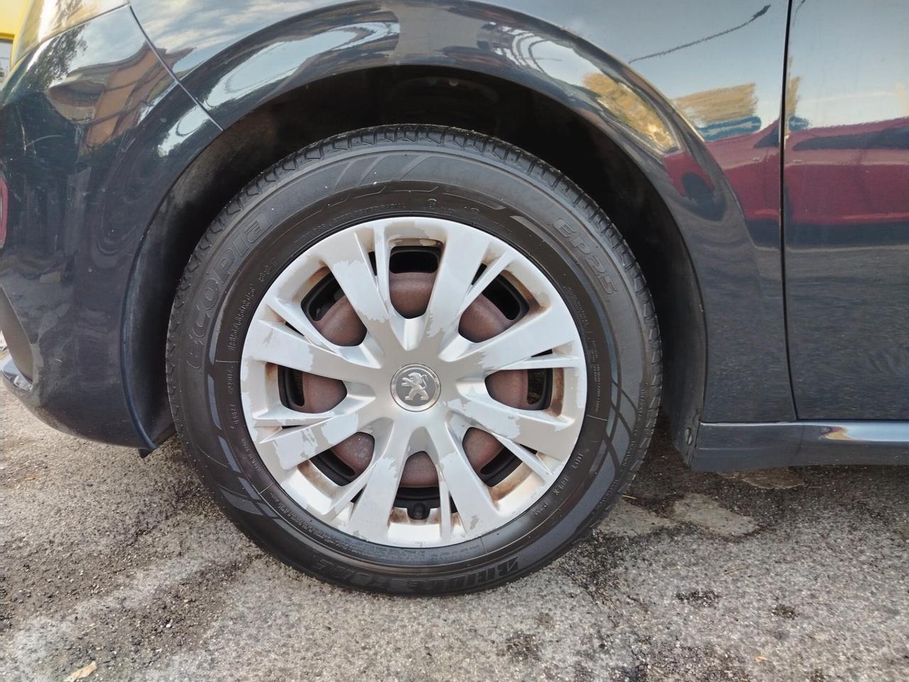 Peugeot 208 PureTech 82 3 porte Access