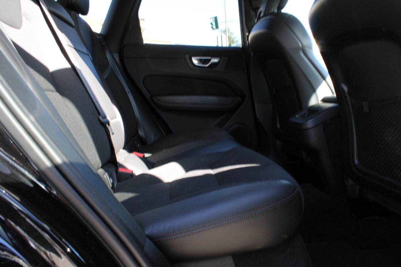 Volvo XC 60 XC60 B4 (d) AWD Geartronic Momentum