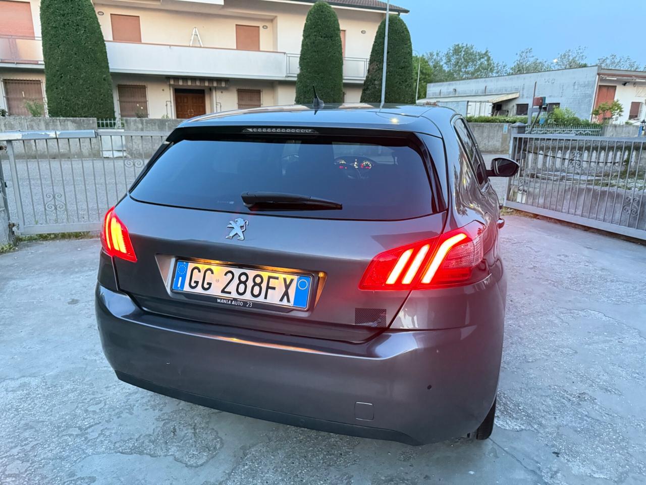 Peugeot 308 1.2 Turbo Benzina POCHI KM 2021 NEOPAT