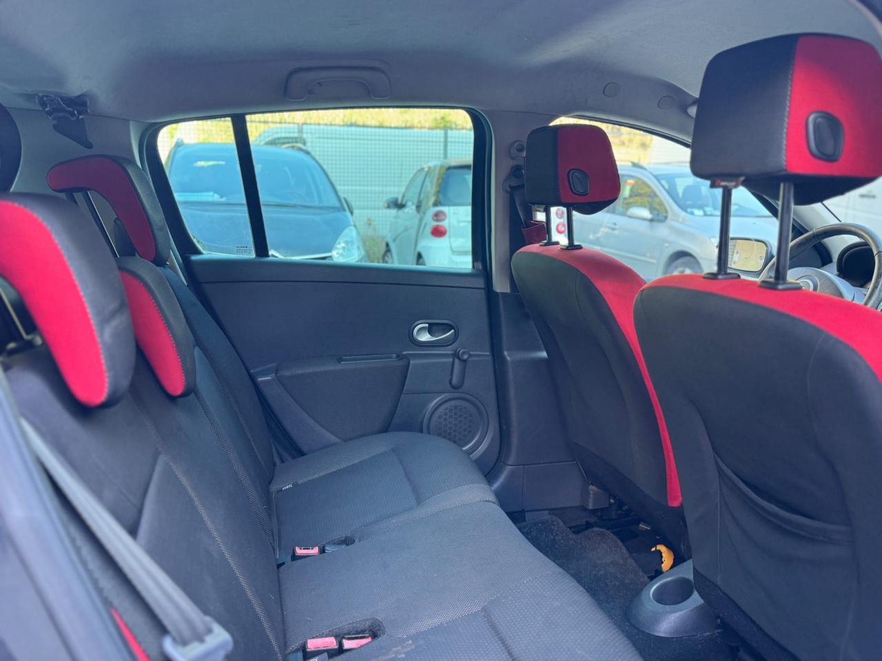 Renault Clio 1.2 16V 5 porte Rip Curl 2007