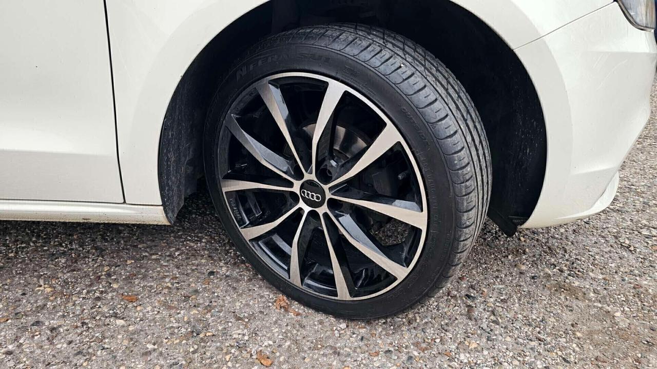 Audi A1 1.6 TDI S line edition NEOPATENTATI