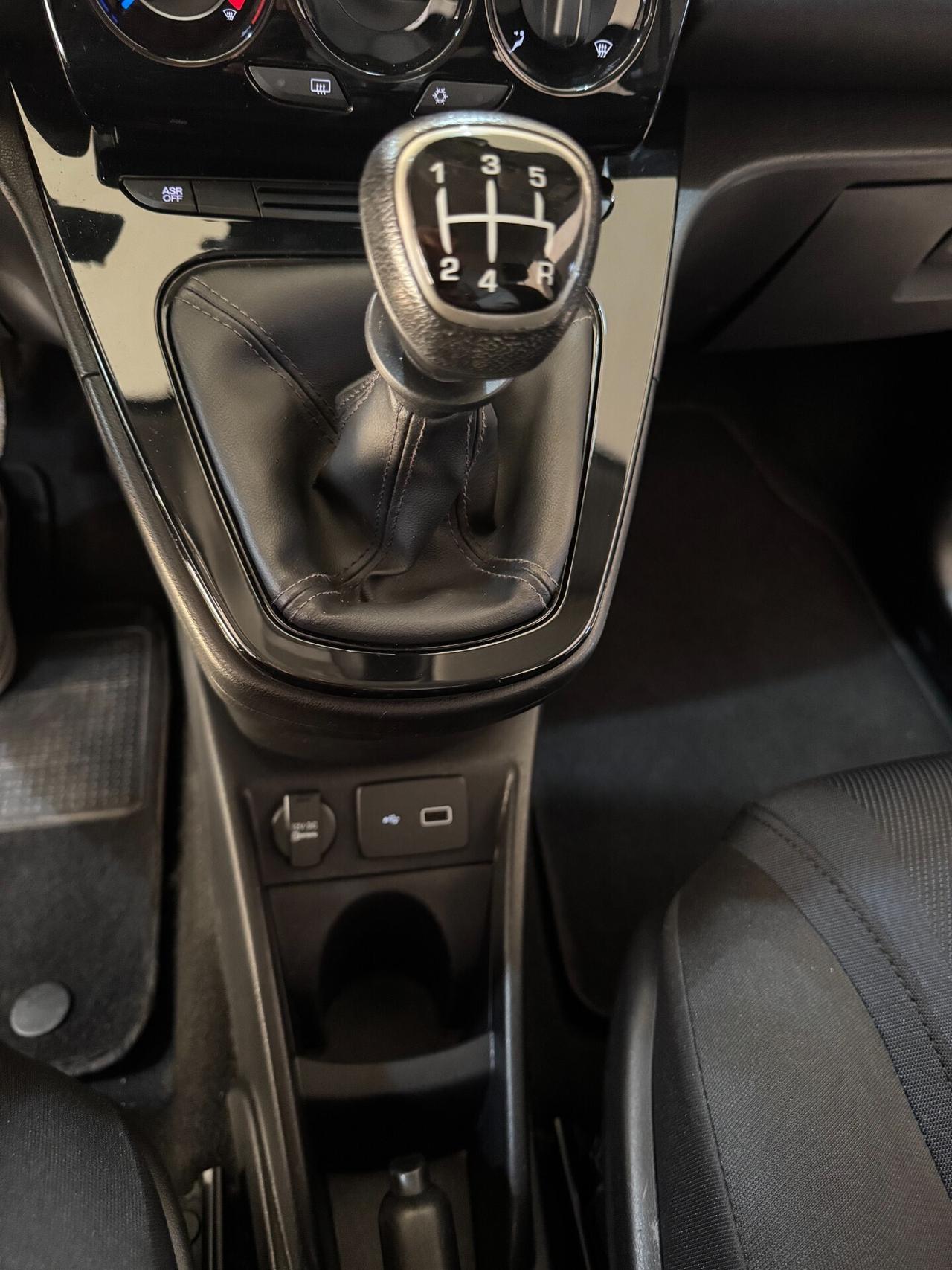 Lancia NEW Ypsilon 1.2 69 CV 5 porte Gold