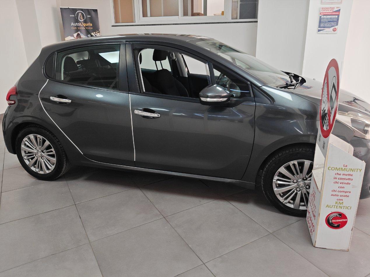 Peugeot 208 5 Porte 208 5p 1.2 puretech Active 82cv