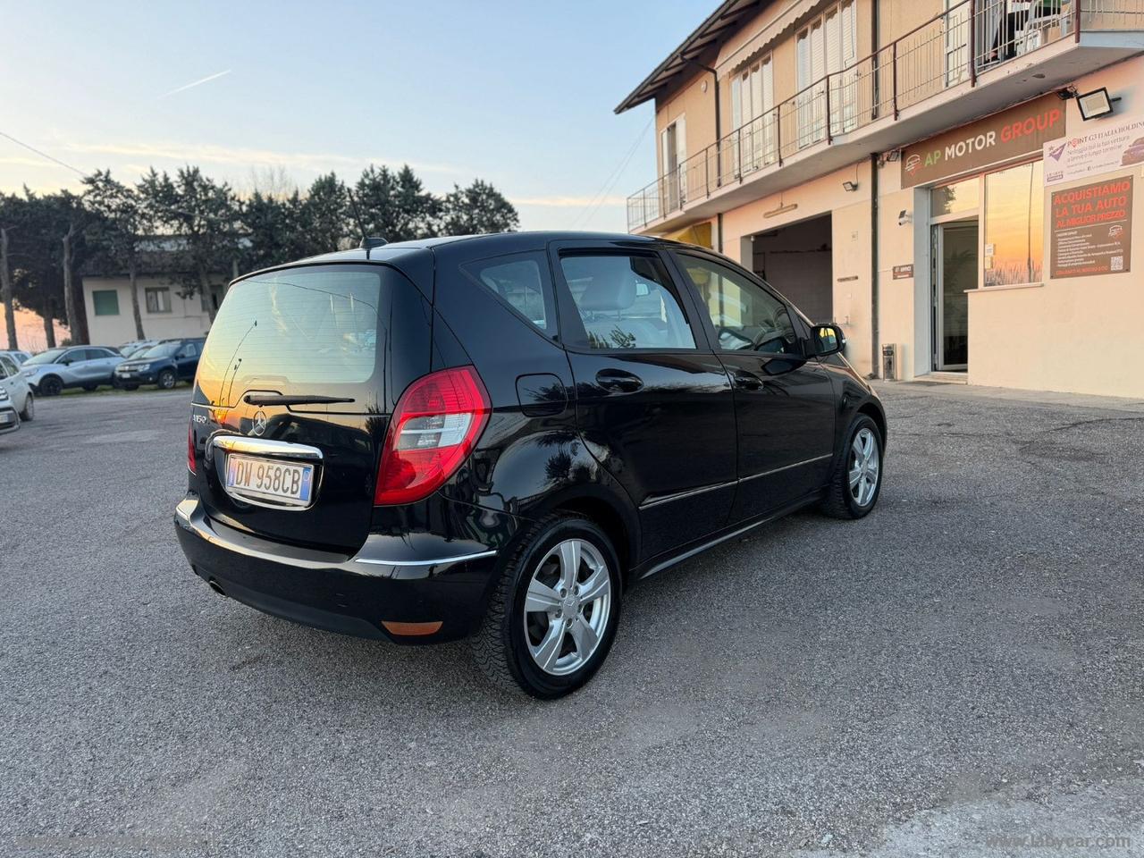 MERCEDES-BENZ A 150 BlueEFFICIENCY Avantgarde