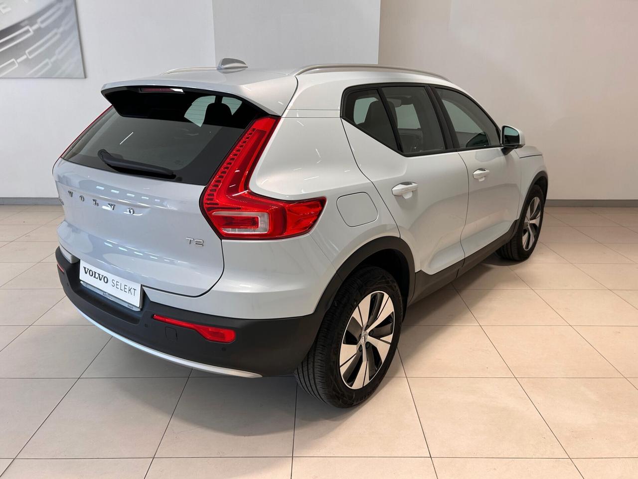 Volvo XC40 T2 Momentum Pro