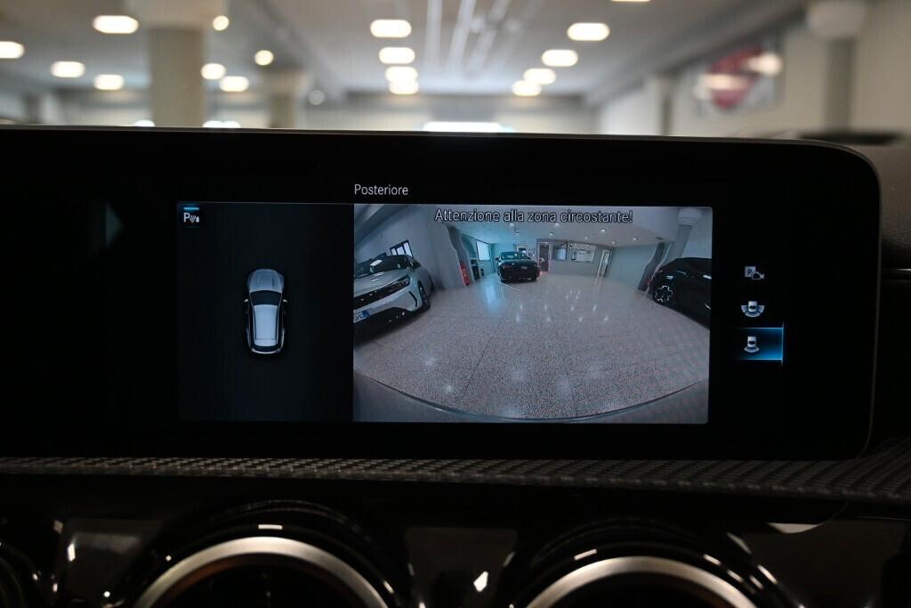 Mercedes-benz CLA 180 SHOOTING BREAK 180D 116CV AUTOMATIC BUSINESS SOLUTION ( FARI LED - PDC NAVI )