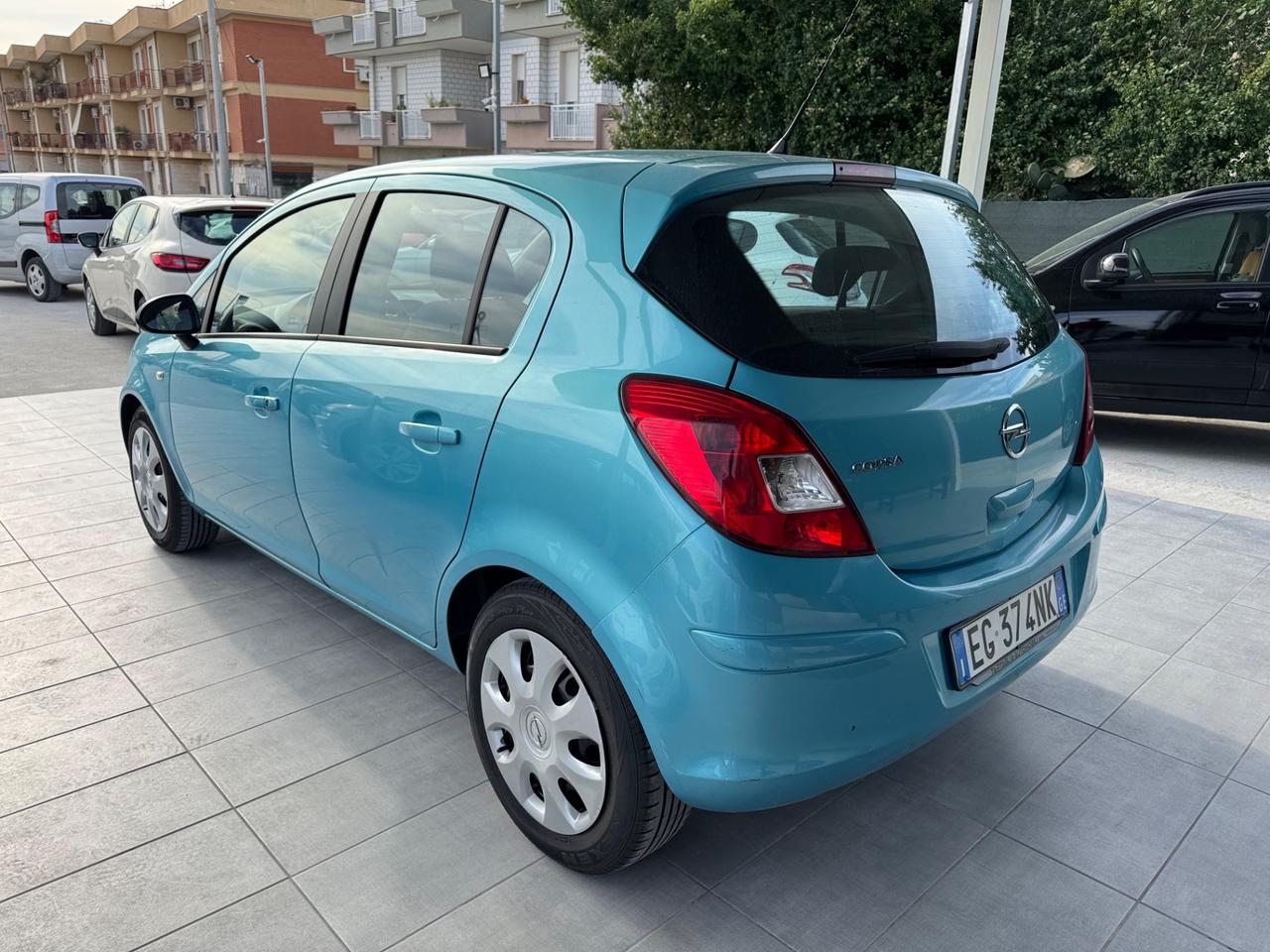 Opel Corsa 1.2 5 porte Club