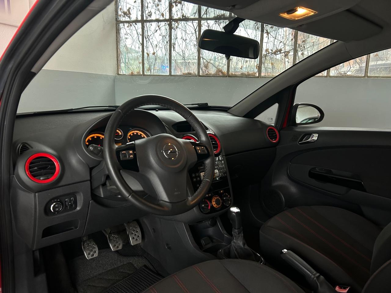 Opel Corsa 1.4 16V 3 porte b-color