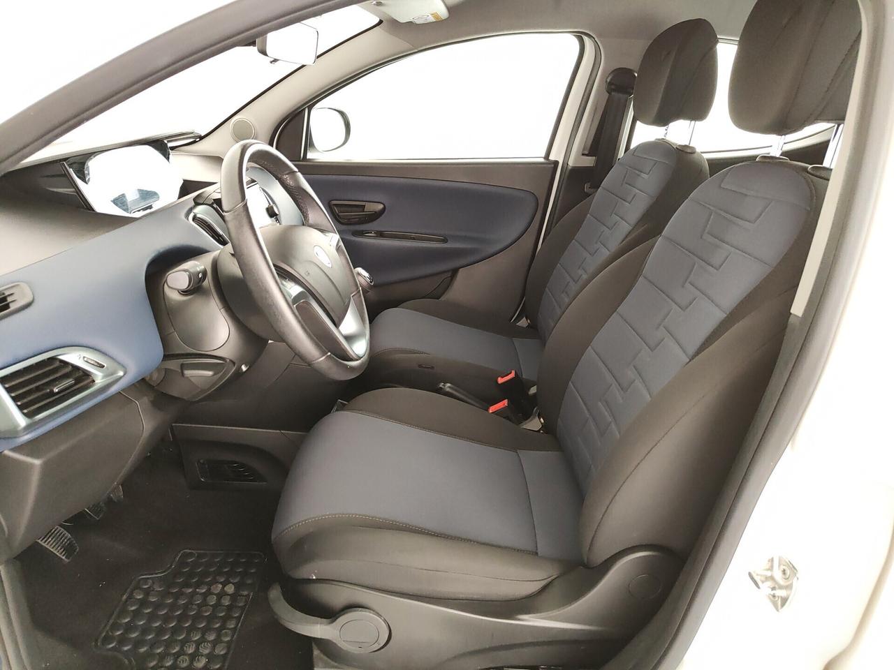 Lancia Ypsilon 1.0 FireFly 5 porte S&S Hybrid Platino