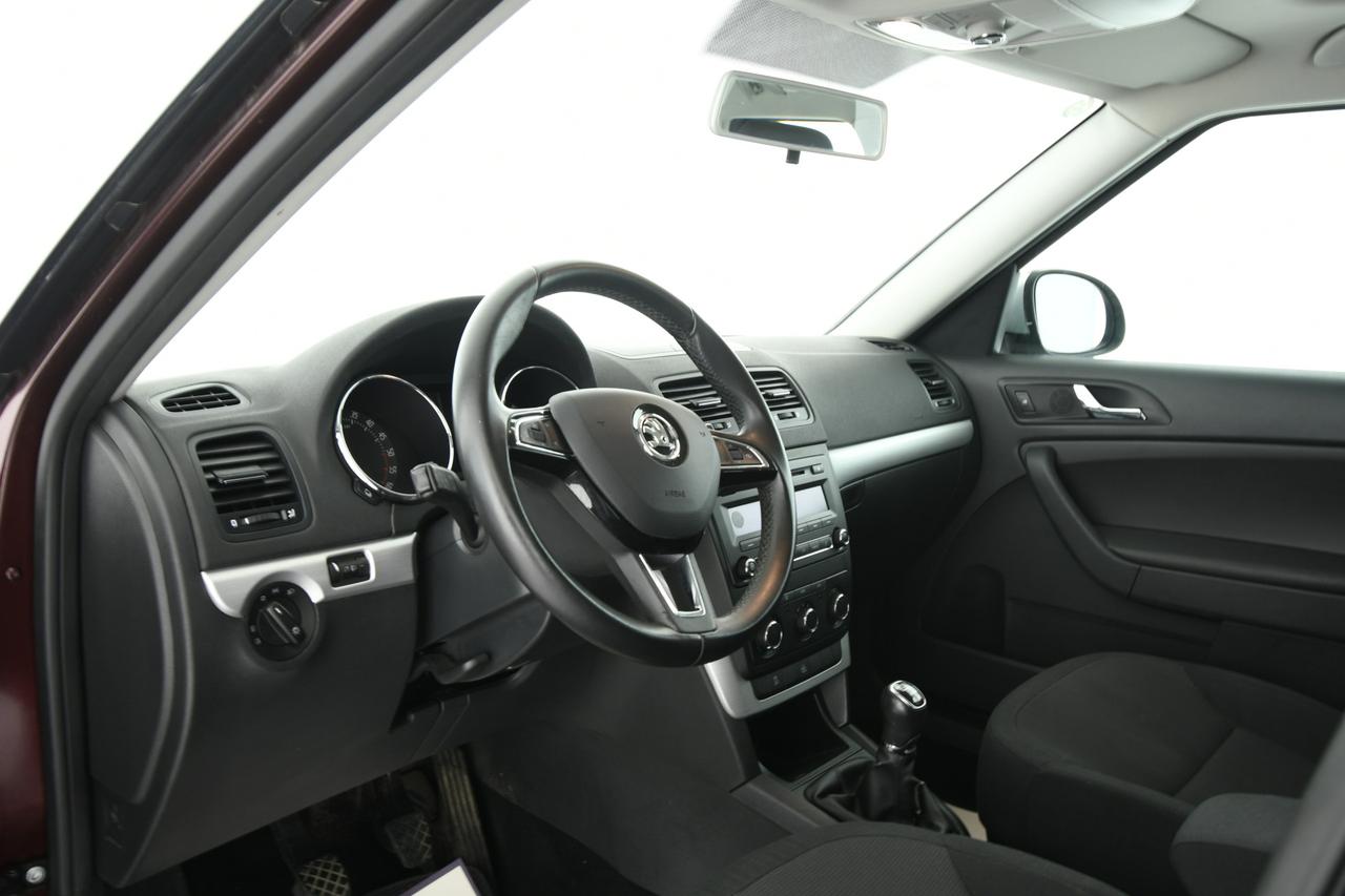 SKODA Yeti 2.0 tdi Elegance 4x4 140cv X COMMERCIANTI+TETTO PANORAMICO