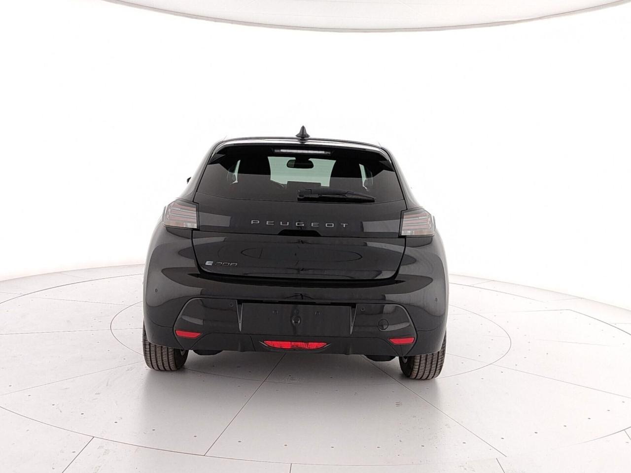 Peugeot 208 motore elettrico 136 CV 5 porte Allure