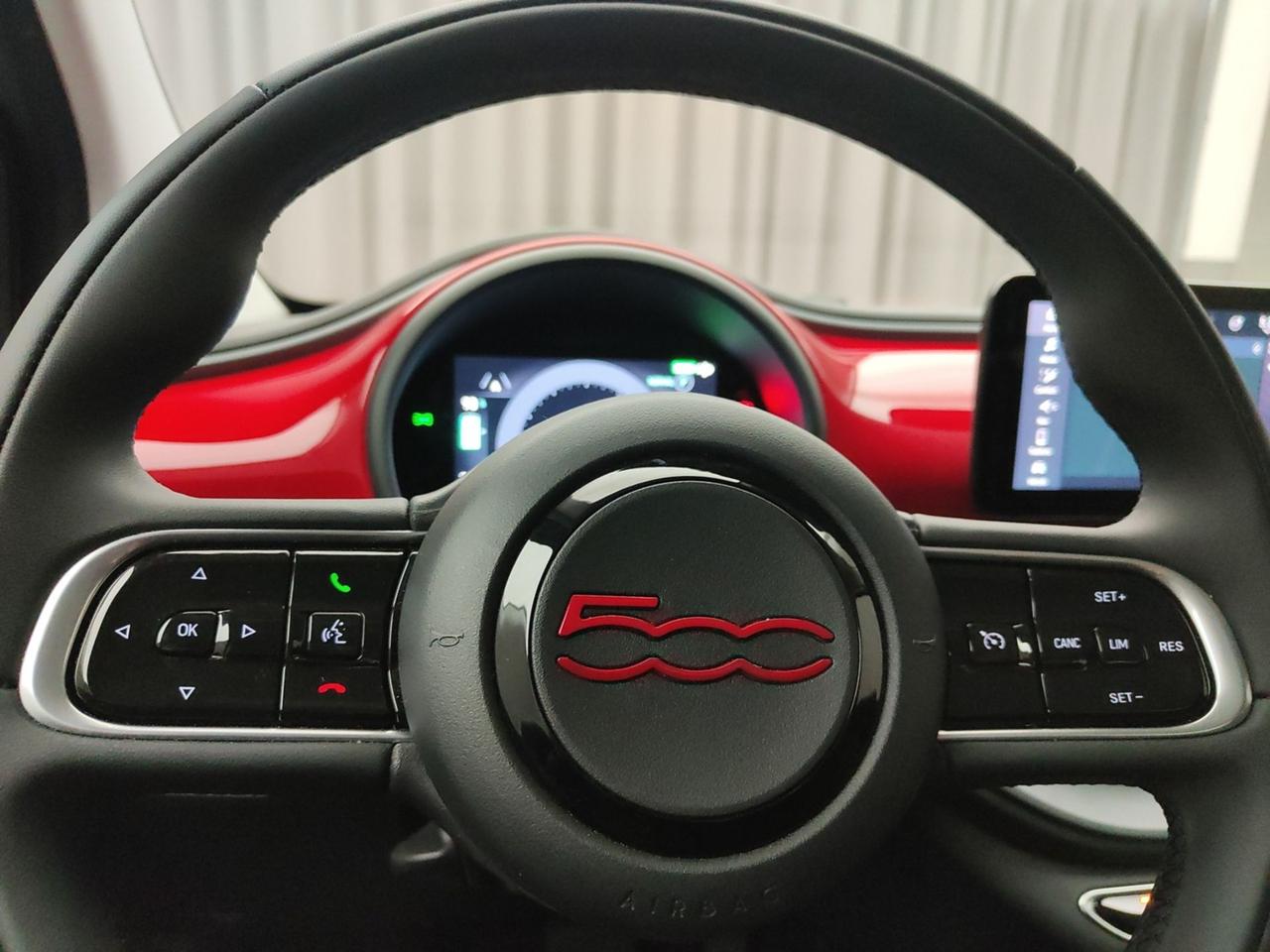 FIAT 500e 500E 118CV 320KM RED