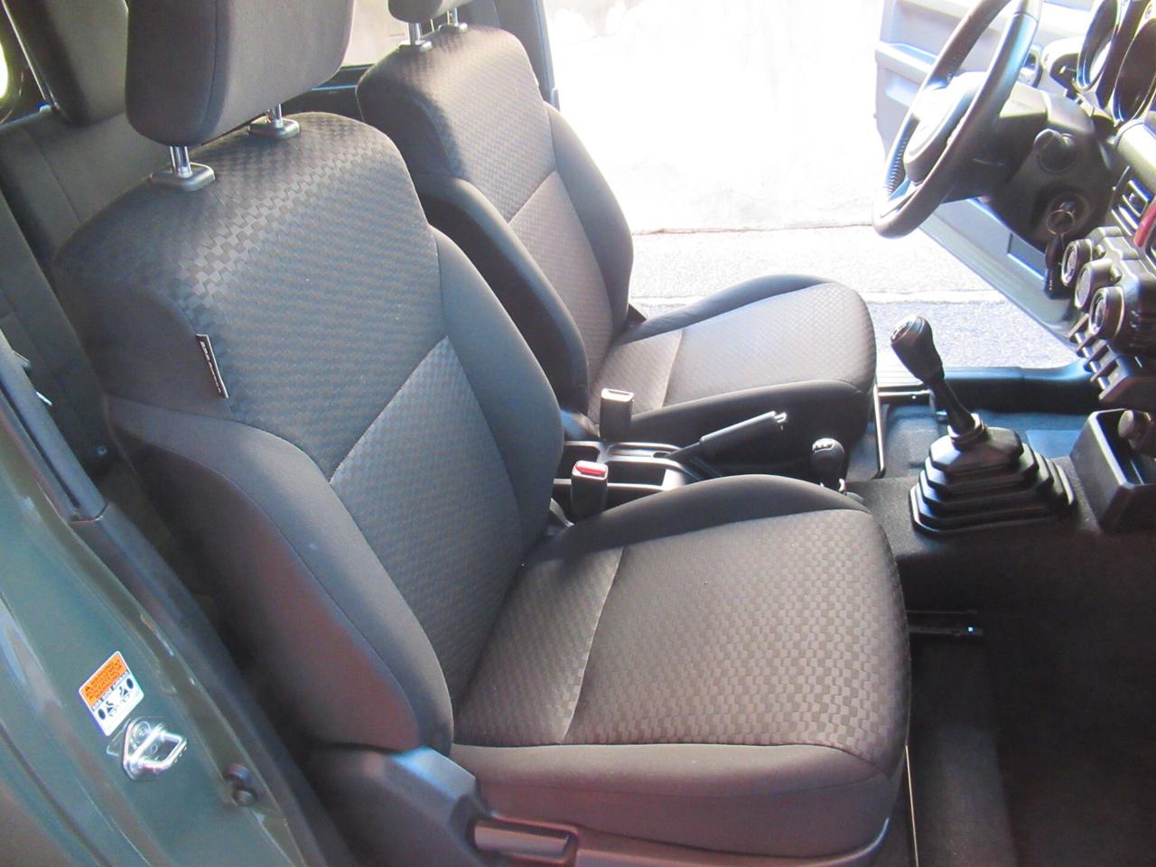 Suzuki Jimny 1.5 5MT Top
