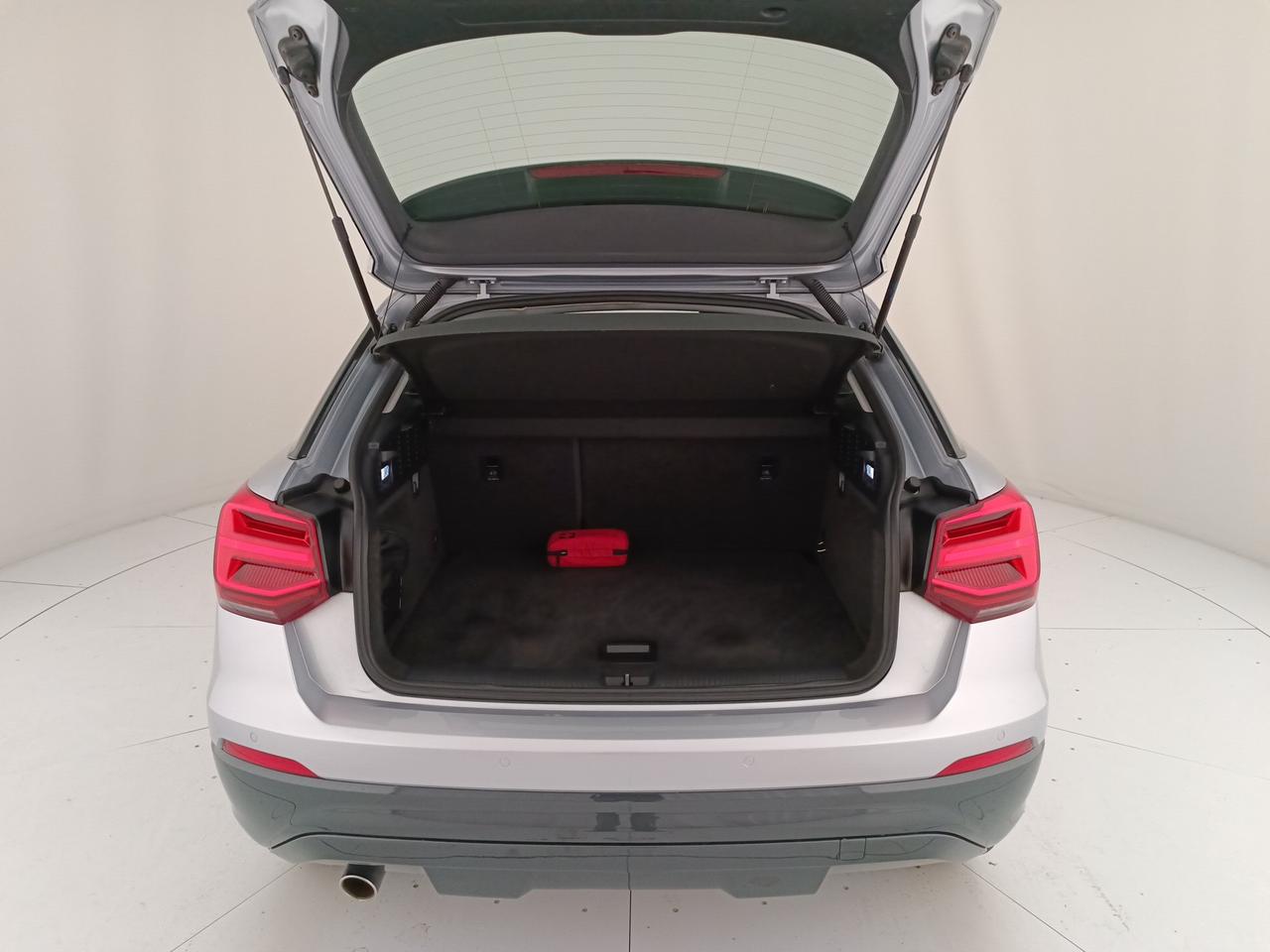 AUDI Q2 1.0 tfsi Business