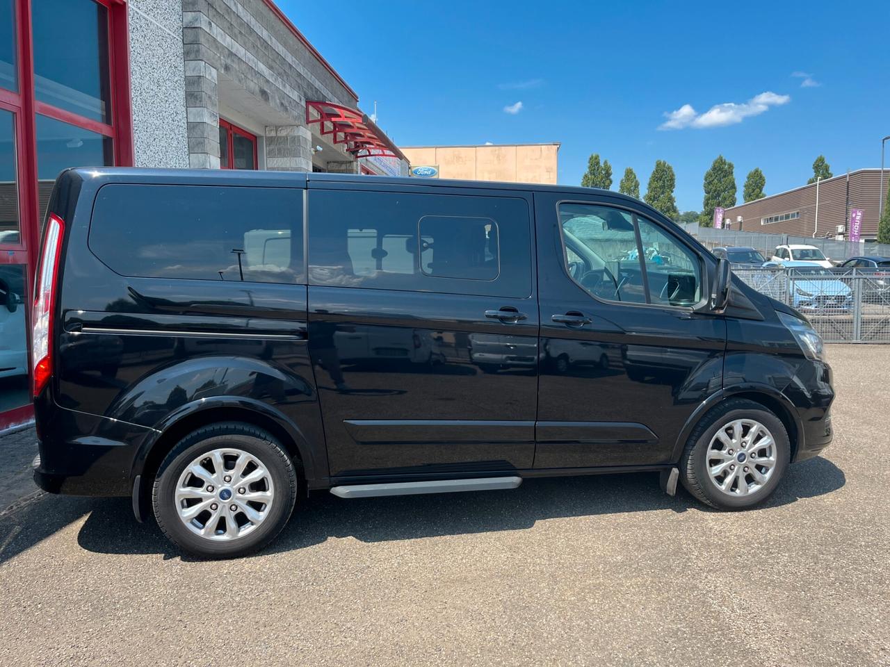 Ford Tourneo Custom 320 2.0 EcoBlue 130CV aut. PC Titanium