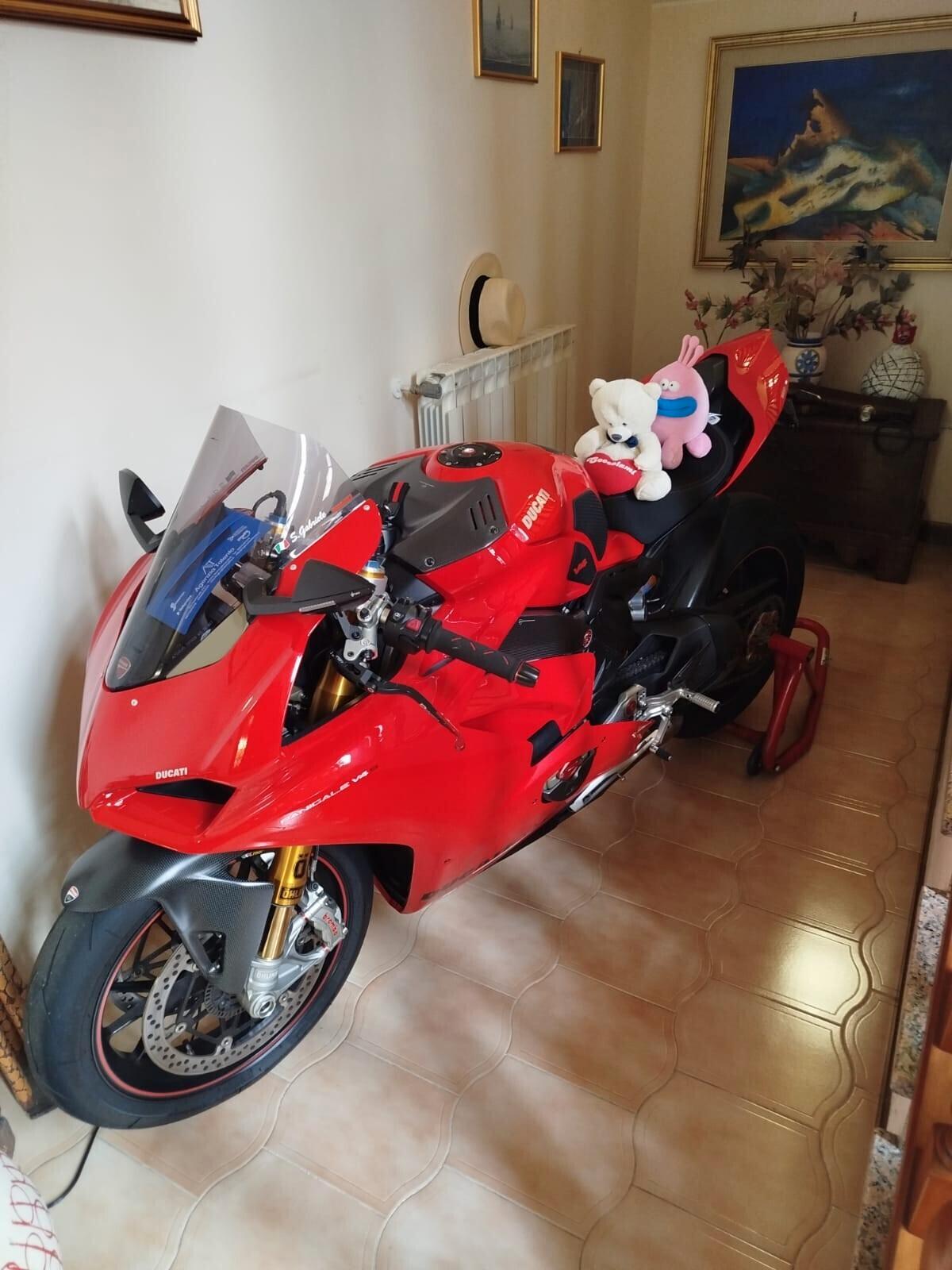 Ducati Panigale V4 s