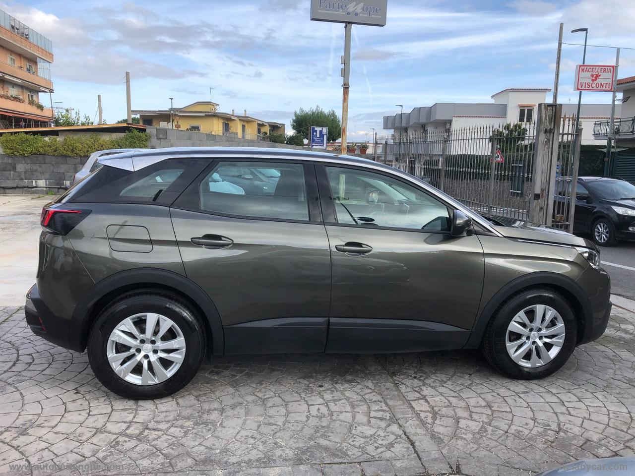 PEUGEOT 3008 BlueHDi 130 S&S Business