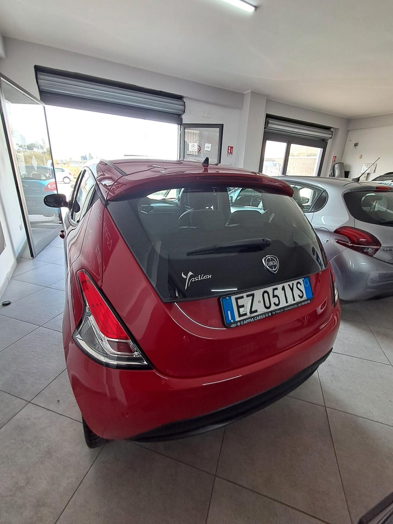 Lancia Ypsilon 1.2 69 CV 5 porte Gold