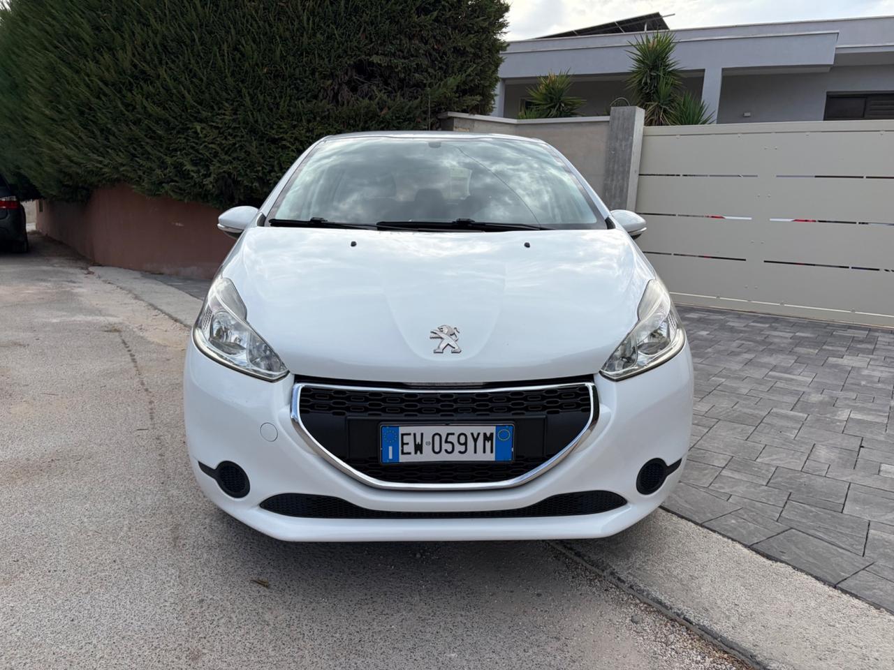 Peugeot 208 1.2 benzina 2014
