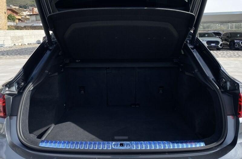 Audi Q3 SPB S Line interno ed esterno 2.0 TDI 150CV S-Tronic 35