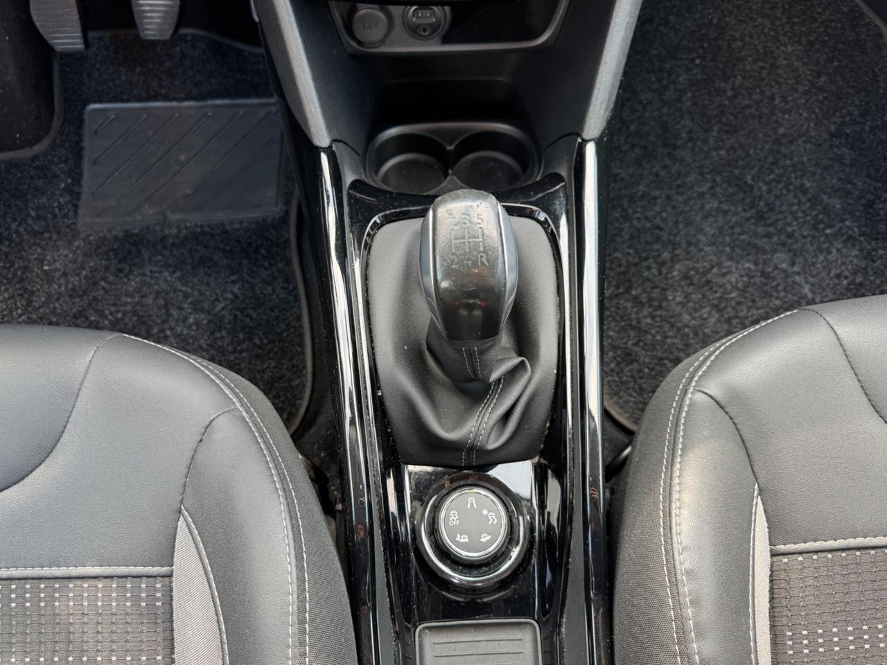 Peugeot 2008 1.2 Turbo Benzina 110 cv EURO 6B NEOPATENTATI