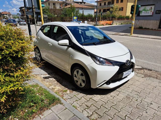 TOYOTA Aygo 1.0 VVT-i 69 CV 5 porte x-business