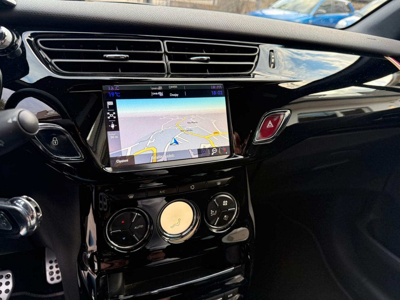 DS3 1.6 THP Performance 208CV Black Special