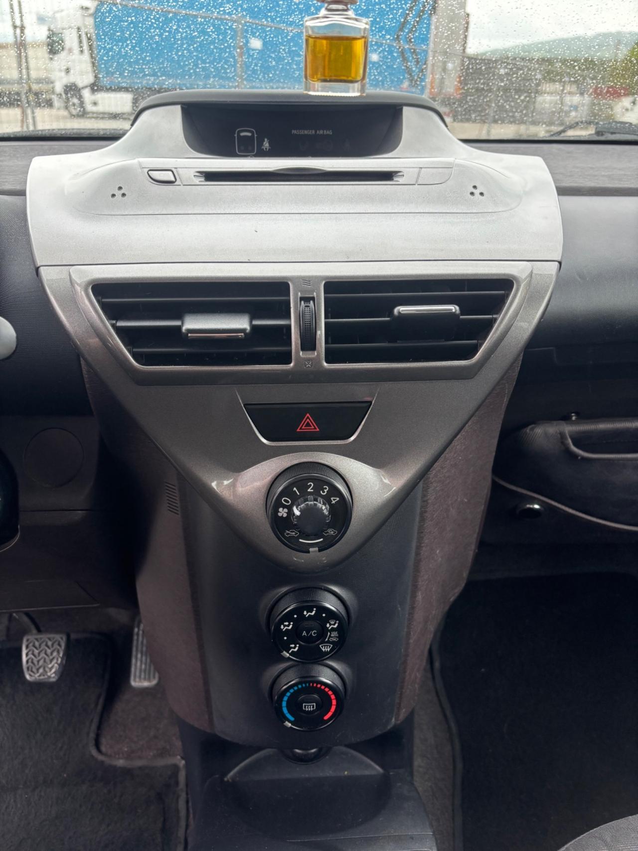 Toyota iQ 1.0