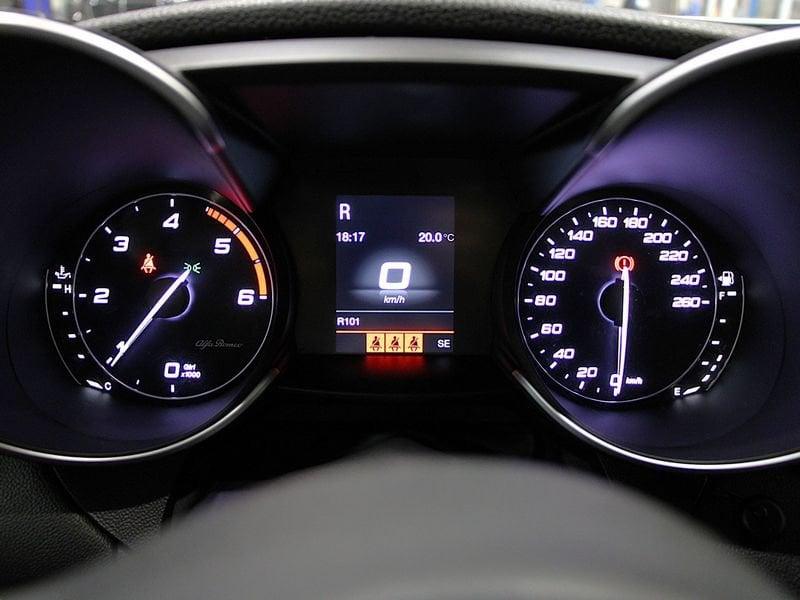 Alfa Romeo Giulia 2.2 Turbo MT6 180CV Business Sport