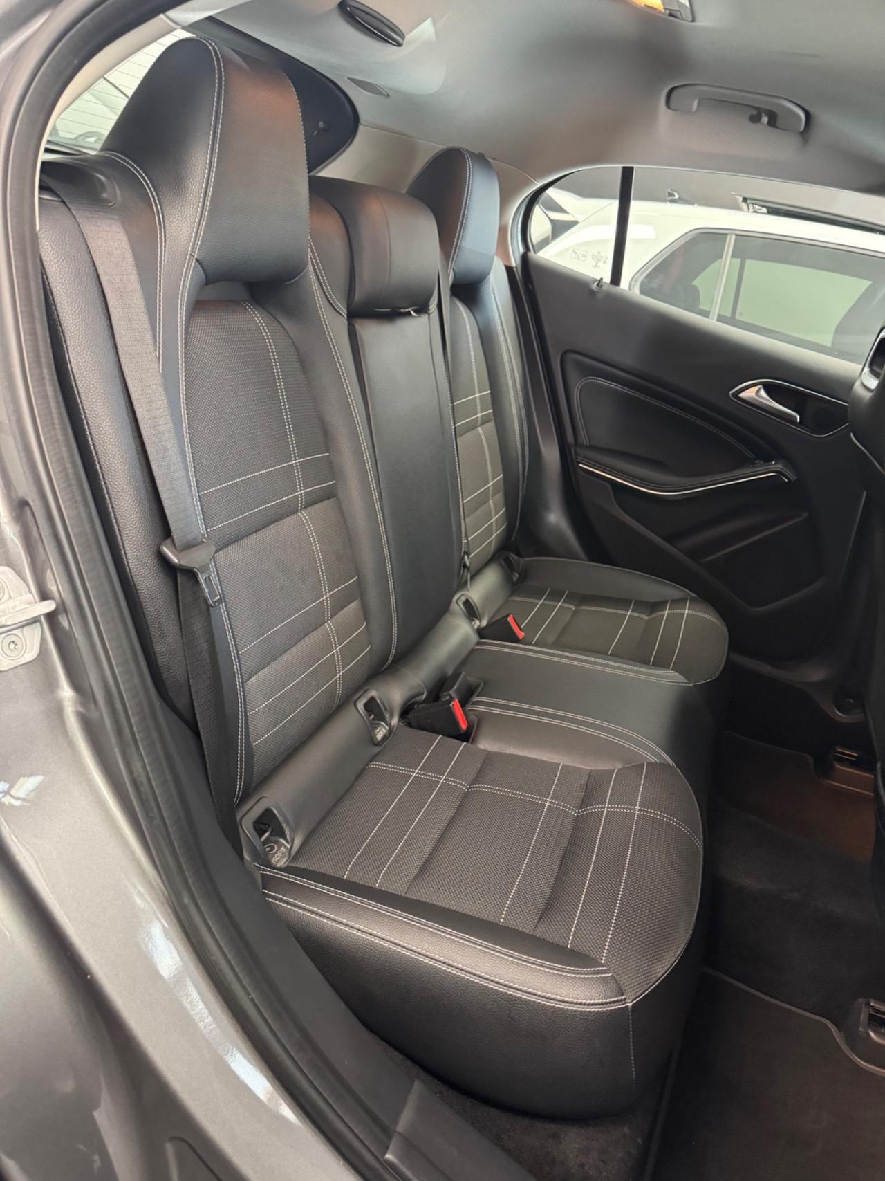 Mercedes-benz GLA 200 d Sport Finanziabile