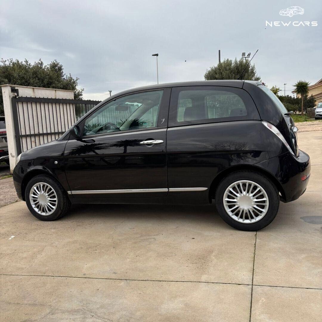 Lancia Ypsilon 1.3 MJT 75 CV Argento