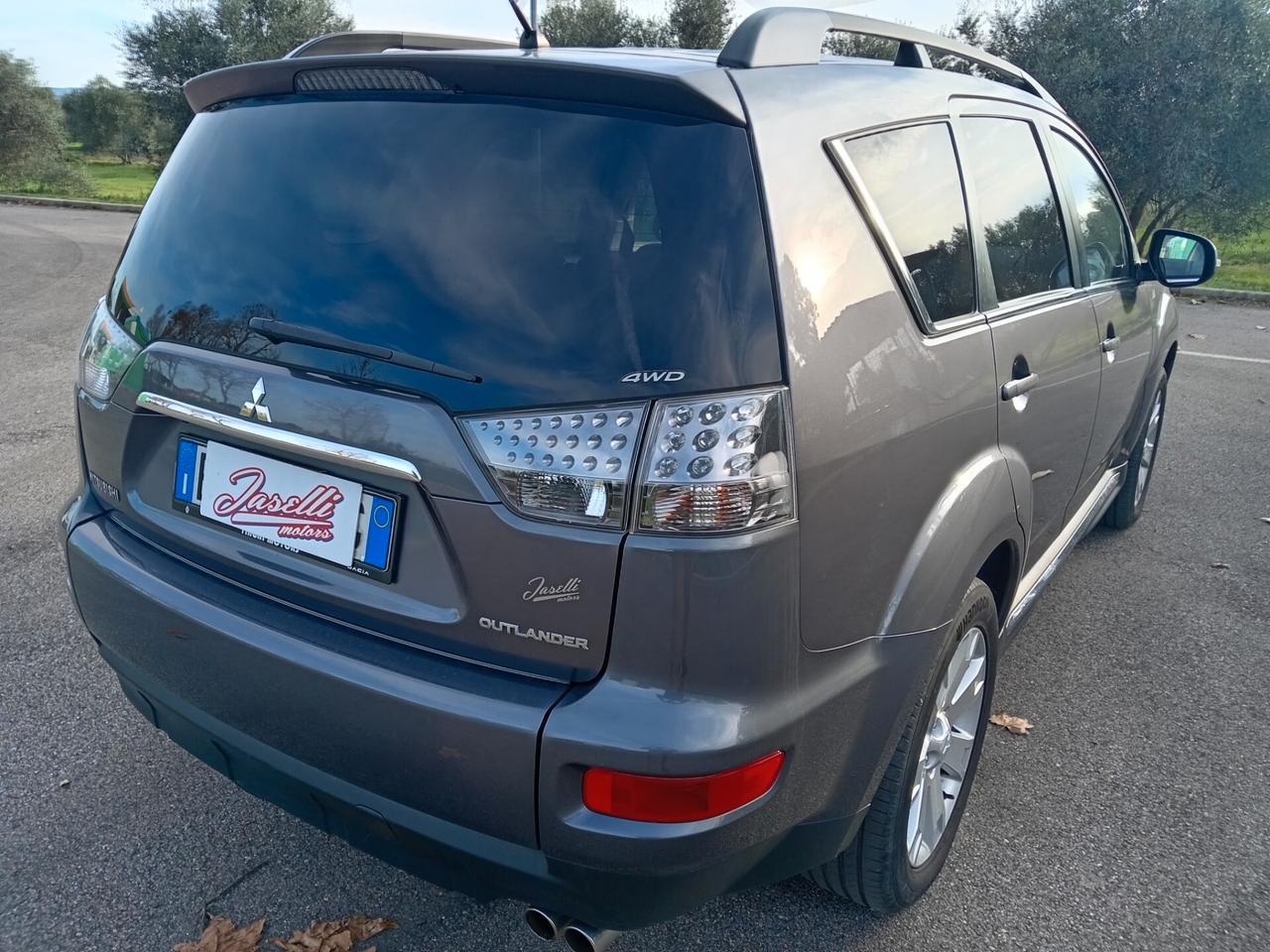 Mitsubishi Outlander 2.2 DI-D TC-SST Instyle DPF 7p TETTO APRIBILE