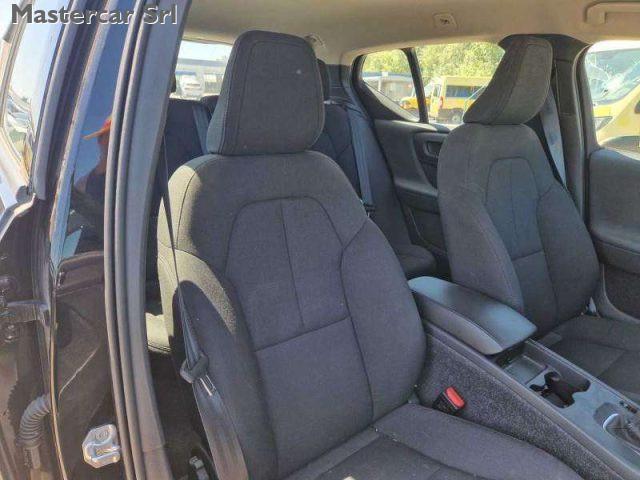 VOLVO XC40 XC40 1.5 t2 Momentum Core my21 - targa GG993AS