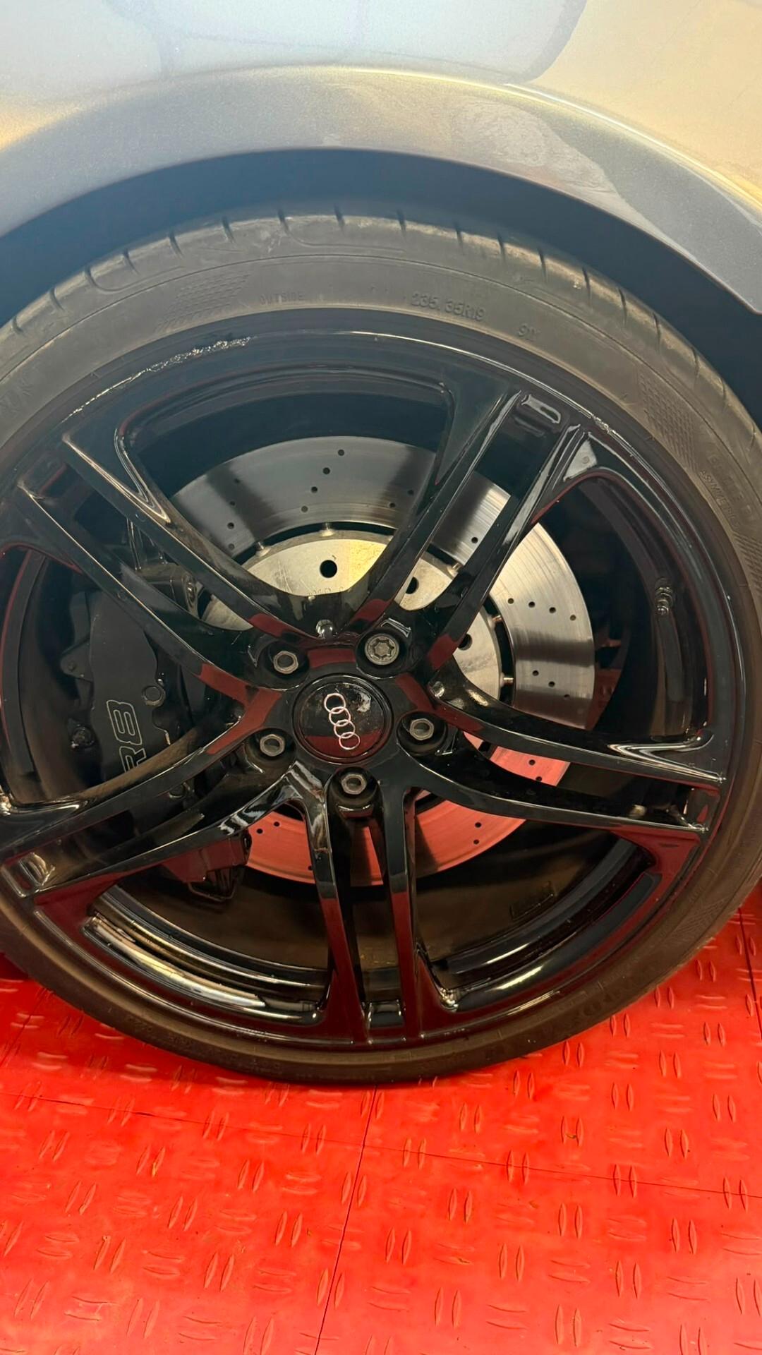 Audi R8 4.2 V8 FSI quattro R tronic