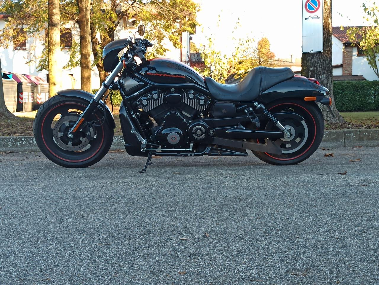 HARLEY DAVIDSON VRSC Night Rod