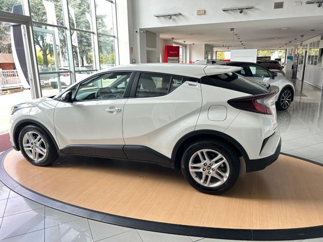 TOYOTA C-HR 1.8 Hybrid E-CVT Business