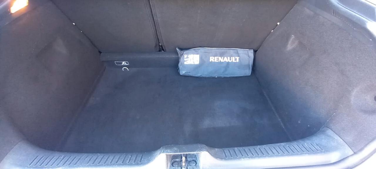 Renault Clio Benzina cc. 1.200 5 Porte 5 Posti Utilizzabile anche per i Neopatentati.