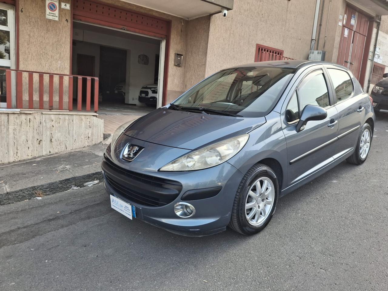 Peugeot 207 1.4 HDi 70CV 5p. ONE Line