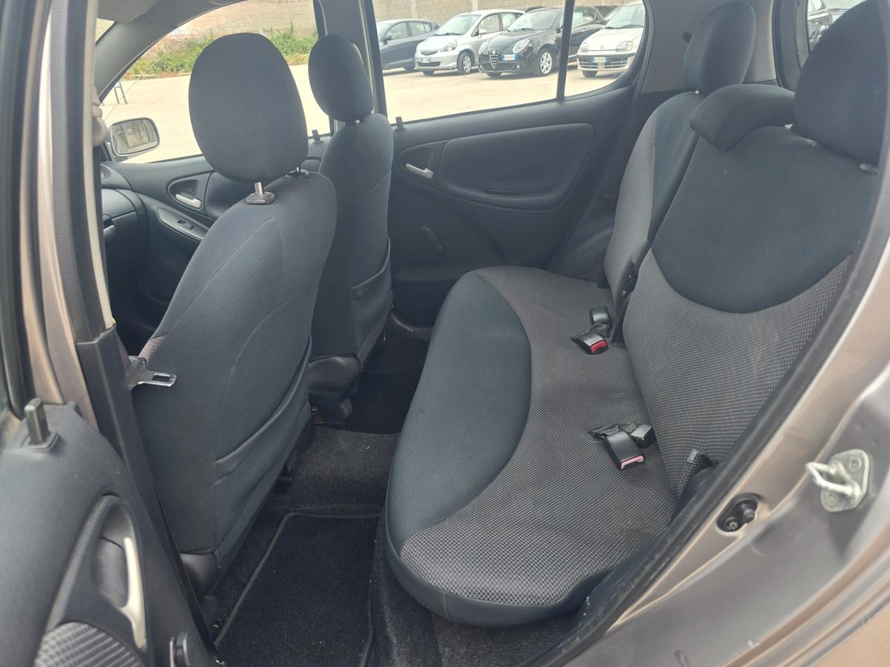 Toyota Yaris 1.4 tdi 5porte 75cv full economica 2006