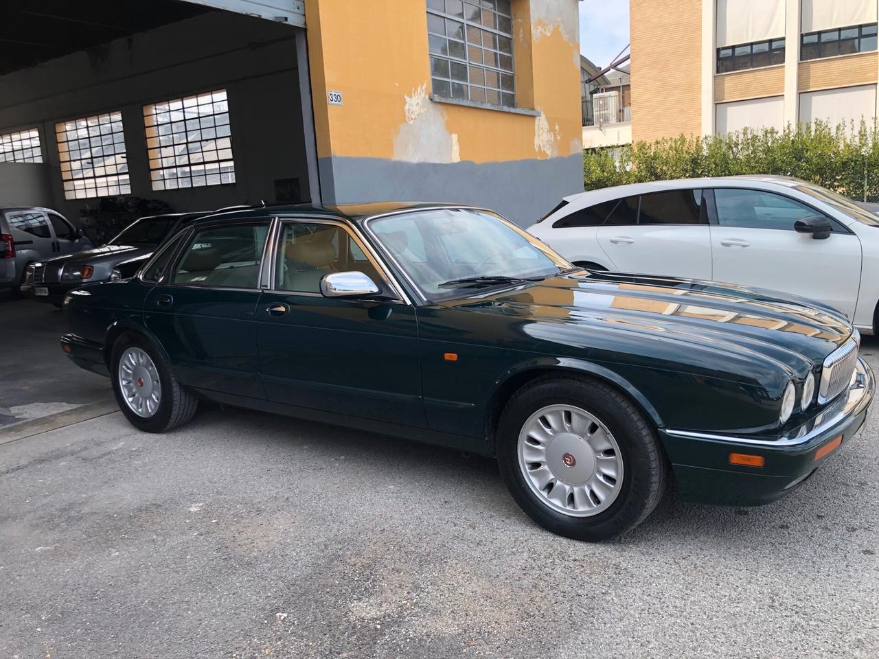 Jaguar Daimler six 4.0