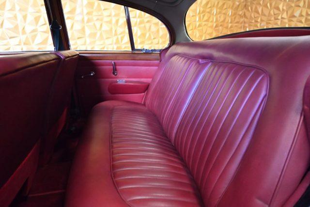 DAIMLER Sovereign 2.5 V8 AUTO GUIDA A DESTRA PERFETTA ITALIANA NUOVA