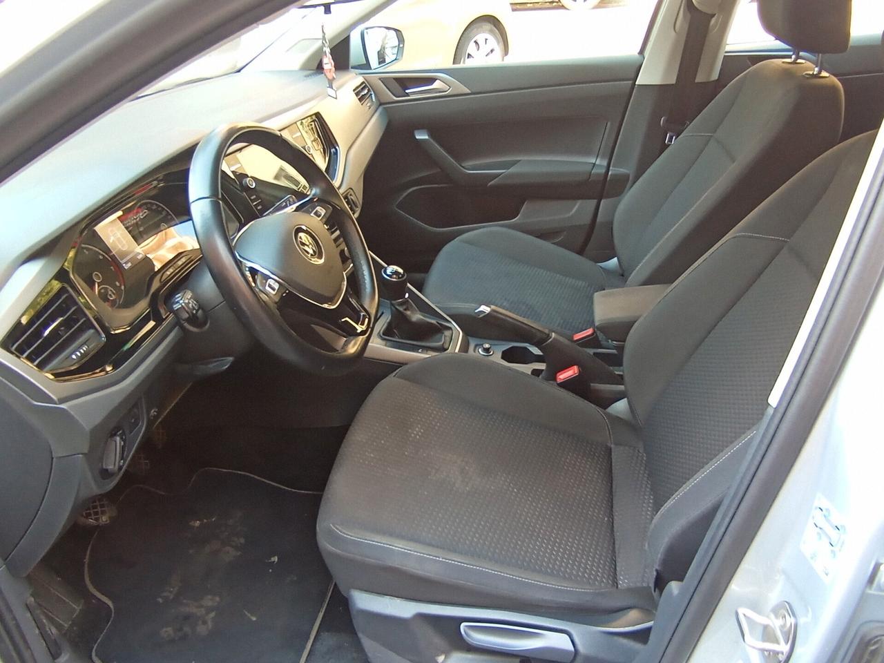 Volkswagen Polo 1.0 Sport offerta del mese
