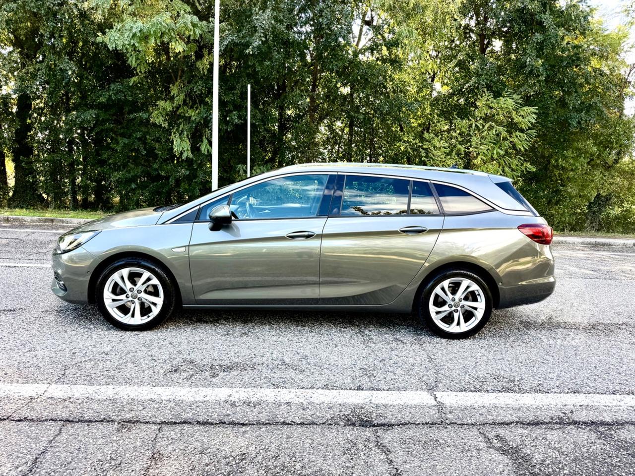 Opel Astra 1.5 CDTI 122 CV S&S Sports Tourer Business Elegance