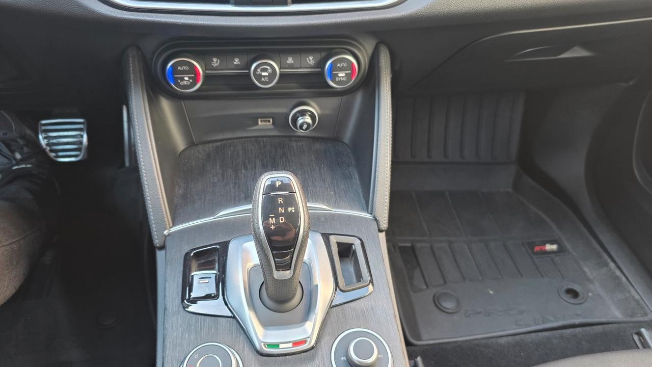 Alfa Romeo Stelvio 2.2 Turbodiesel 160 CV AT8 RWD Business