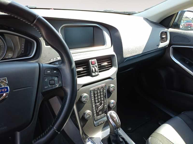 VOLVO V40 2.0 d2 Momentum geartronic my17