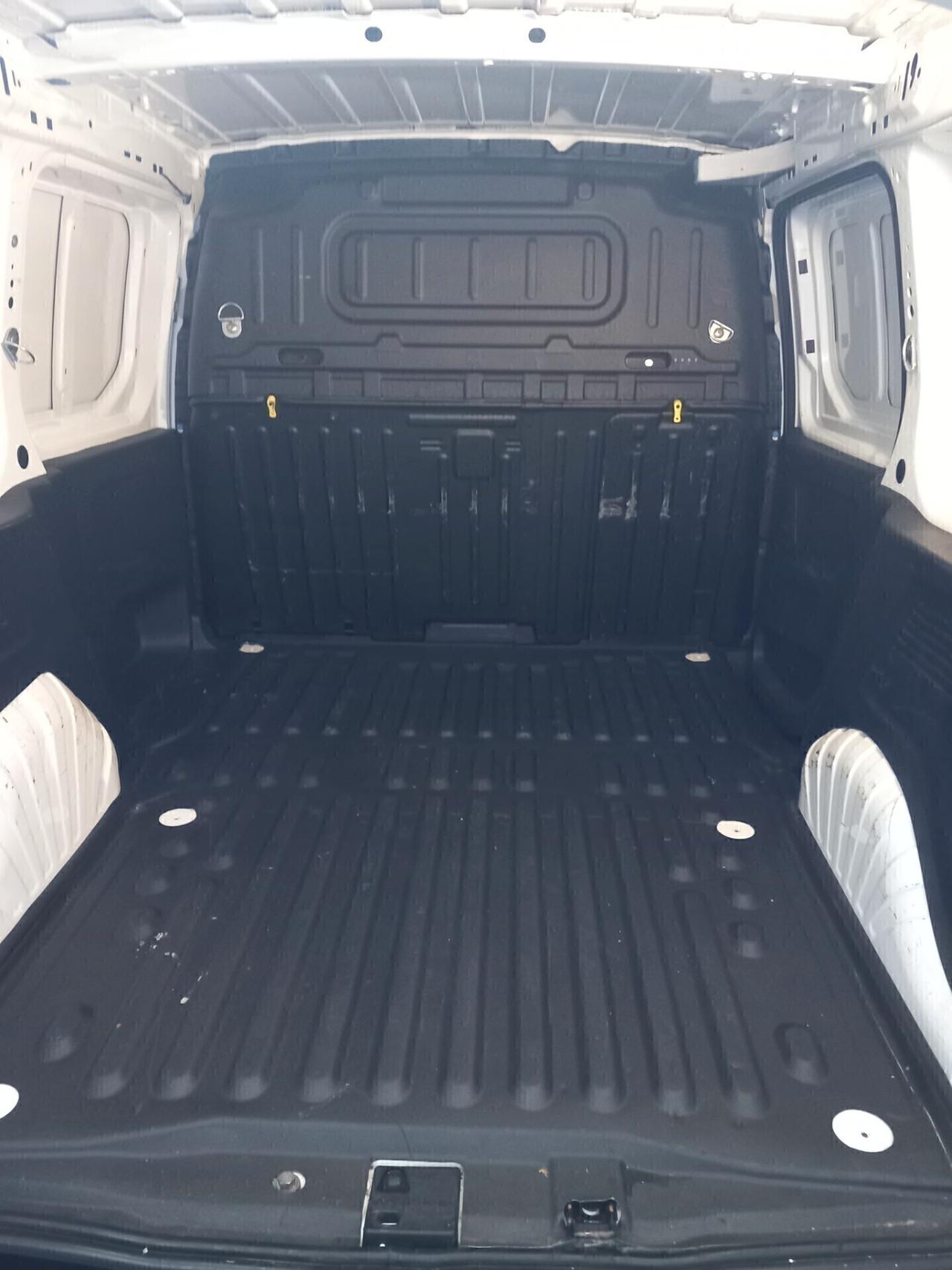 Citroen Berlingo anno 2019 automatica 1.5 diesel 172 mila km