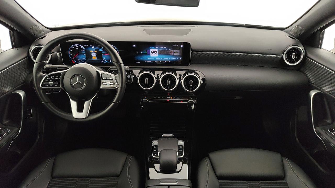 Mercedes-Benz Classe A - V177 2018 - A 200 Sedan Sport auto